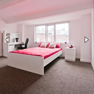 luxurious-home-stays-close-to-leeds-university-and-city-centre.yorkshirehotels.net/